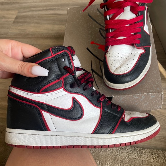 Air Jordan 1 High OG “Bloodline / Meant to fly” - Picture 1 of 3